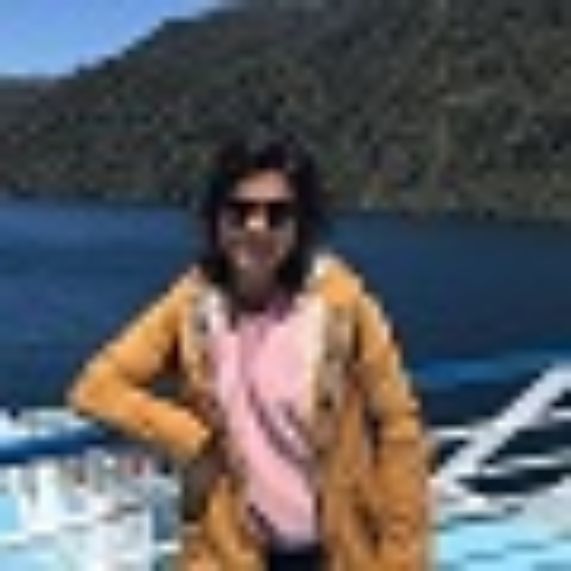 Catalina Pino, Foto en barcaza a Pirehueico, Provincia de Valdivia. 