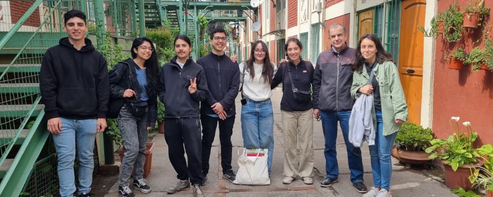 Estudiantes de Ingeniería Civil visitando la Comunidad Andalucía