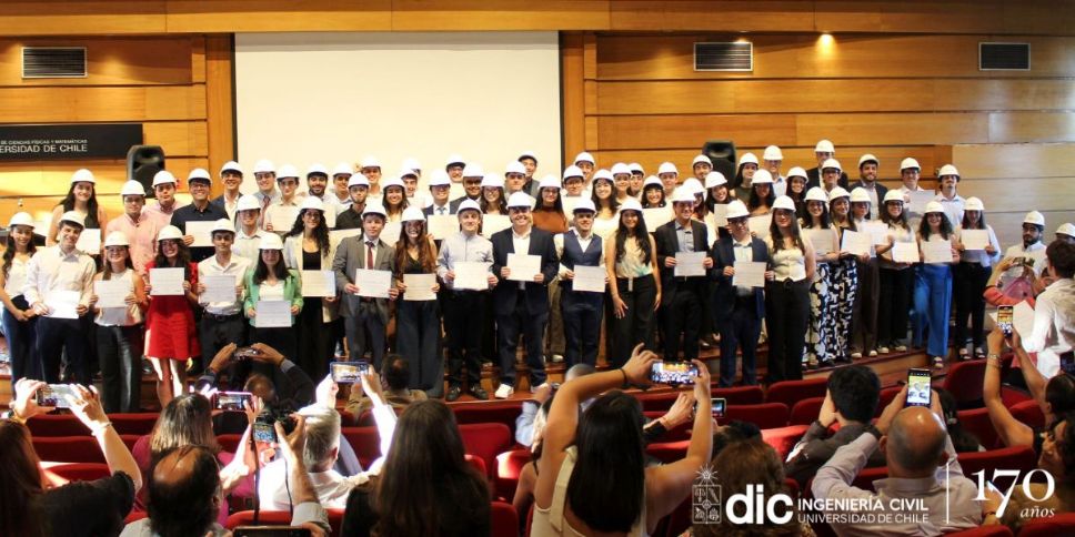 Ceremonia de Cascos 2025: Reconocimiento a la nueva generación de estudiantes de Ingeniería Civil