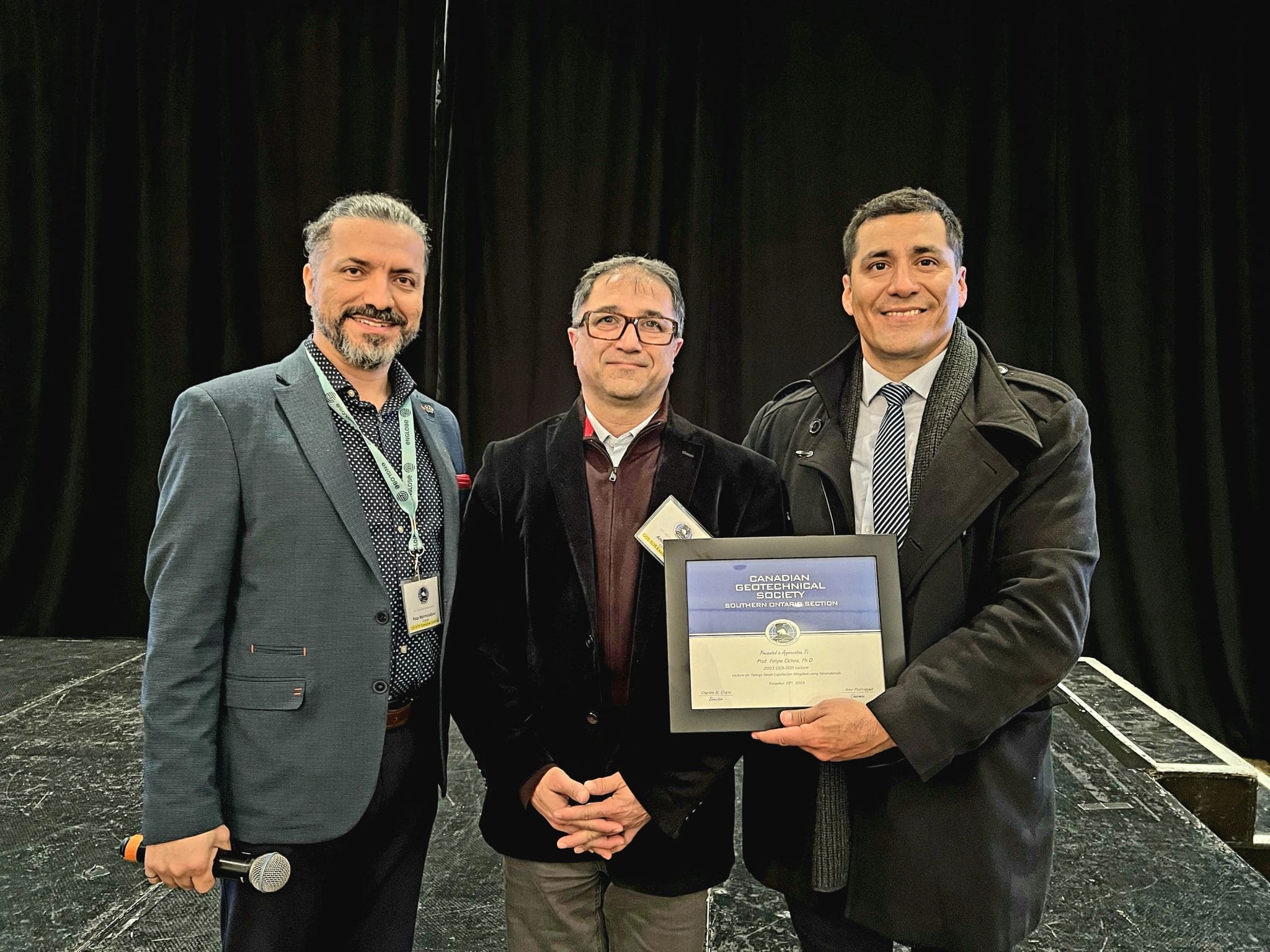 Académico Felipe Ochoa presenta avances en Ingeniería de Relaves en