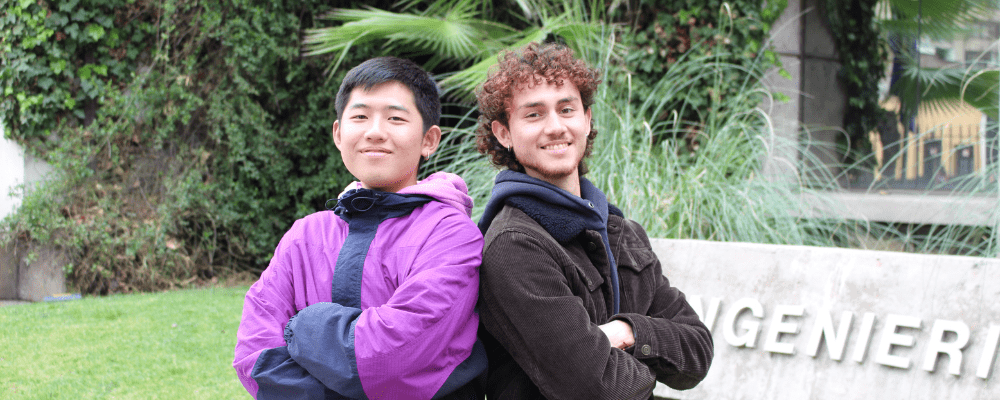 Matías Fuentes y Rui Wang lideres del proyecto Reintegrando Humedales de la FCFM